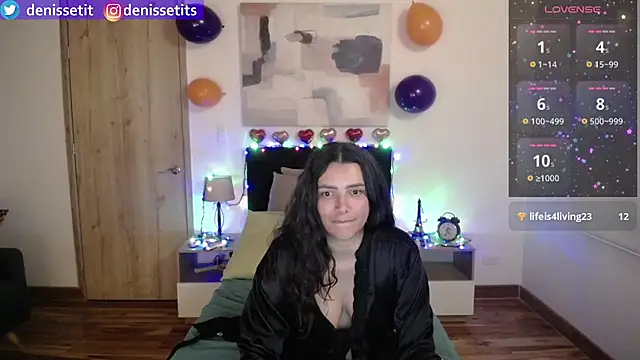 Snapshot of DenisseTits chatting on 02/11/25, 11:33 DenisseTits online show from 02/11/25, 11:33