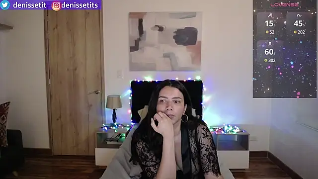 Snapshot of DenisseTits chatting on 03/20/25, 08:51 DenisseTits online show from 03/20/25, 08:51
