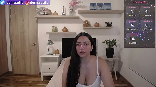 Snapshot of DenisseTits chatting on 10/20/25, 08:20 DenisseTits online show from 10/20/25, 08:20