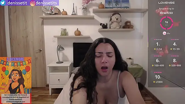 Snapshot of DenisseTits chatting on 11/22/25, 02:27 DenisseTits online show from 11/22/25, 02:27