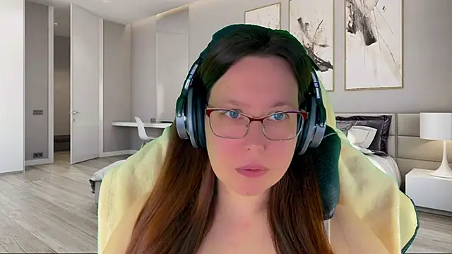 Victoria Romans online show from 03/20/25, 03:13