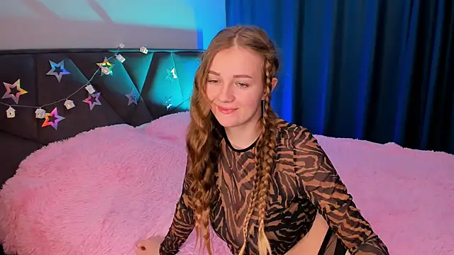 SweetMilkis online show from 12/21/24, 09:12