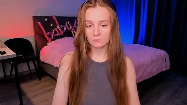 SweetMilkis online show from 02/15/25, 09:27