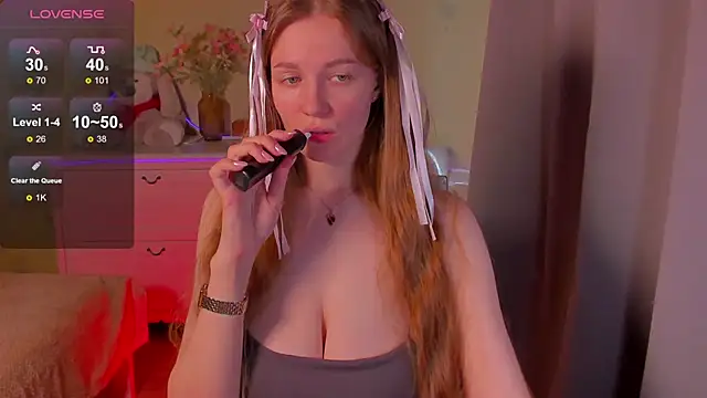 SweetMilkis online show from 04/24/26, 11:45