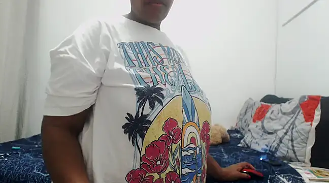 Snapshot of Samantha69x chatting on 03/11/25, 01:05 Samantha69x online show from 03/11/25, 01:05