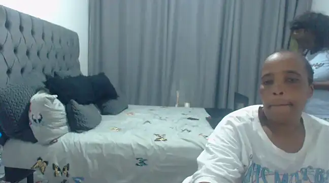 Snapshot of Samantha69x chatting on 03/21/25, 11:45 Samantha69x online show from 03/21/25, 11:45