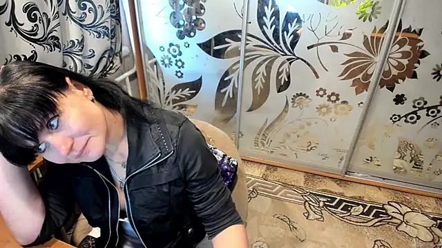 Snapshot of EVILENSA chatting on 04/11/26, 12:53 EVILENSA online show from 04/11/26, 12:53