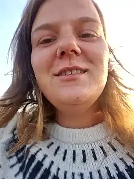 Snapshot of Cutegirlforyou chatting on 09/17/25, 05:20 Cutegirlforyou online show from 09/17/25, 05:20