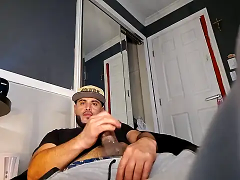 gardy8585 online show from 01/15/25, 08:26