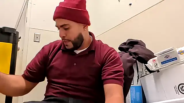 gardy8585 online show from 12/02/25, 09:14