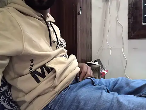 Snapshot of brownie_cake_cb chatting on 10/31/25, 08:48 brownie cake cb online show from 10/31/25, 08:48