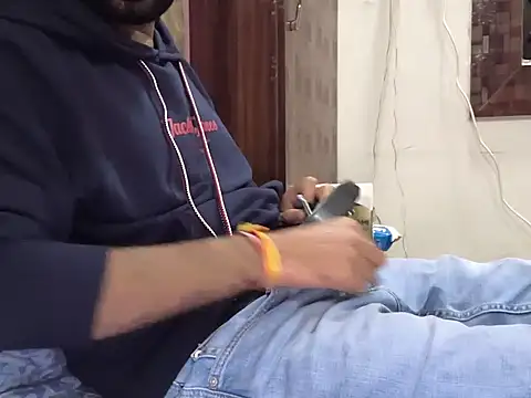 Snapshot of brownie_cake_cb chatting on 12/05/25, 01:42 brownie cake cb online show from 12/05/25, 01:42