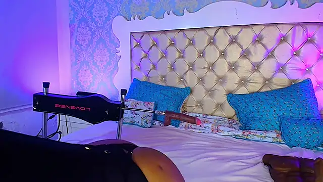 CaseyMoon online show from 10/23/25, 12:48