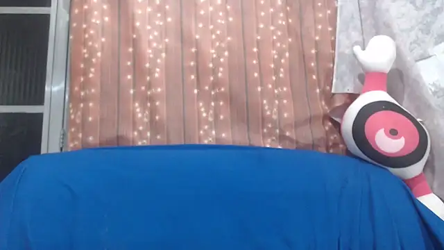 Venusluxodomme online show from 02/15/26, 02:30