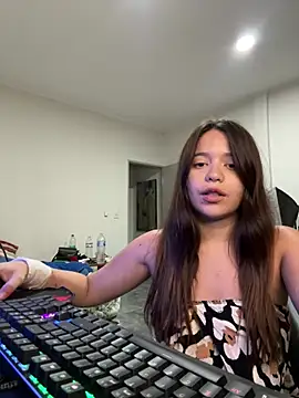 Snapshot of kiarafonseca_ chatting on 12/23/24, 04:01 kiarafonseca online show from 12/23/24, 04:01