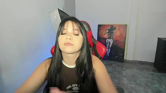 Snapshot of kiarafonseca_ chatting on 09/29/25, 03:44 kiarafonseca online show from 09/29/25, 03:44