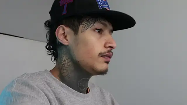 trieone online show from 02/12/25, 04:23