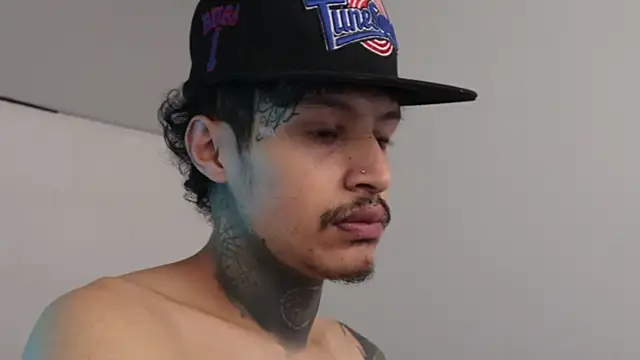 trieone online show from 02/26/25, 03:08