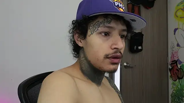 trieone online show from 02/08/26, 03:04