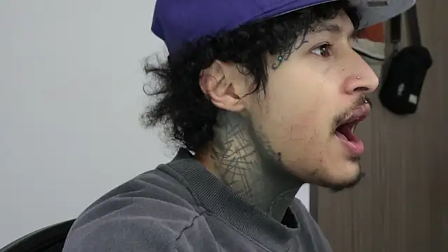 trieone online show from 02/25/26, 01:43