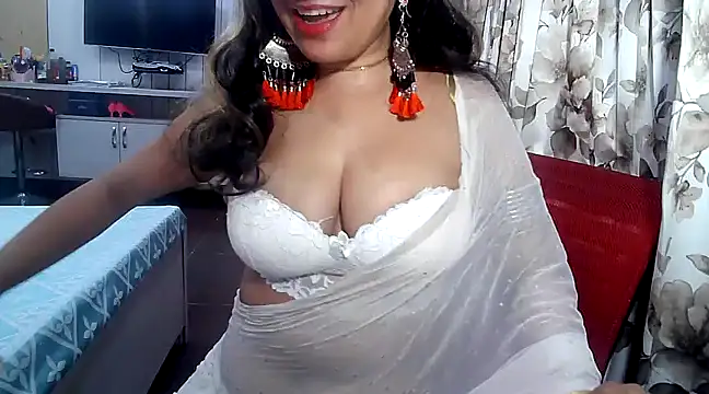 Snapshot of yourradhika chatting on 02/03/25, 07:10 yourradhika online show from 02/03/25, 07:10