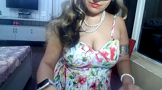 Snapshot of yourradhika chatting on 02/16/25, 05:26 yourradhika online show from 02/16/25, 05:26