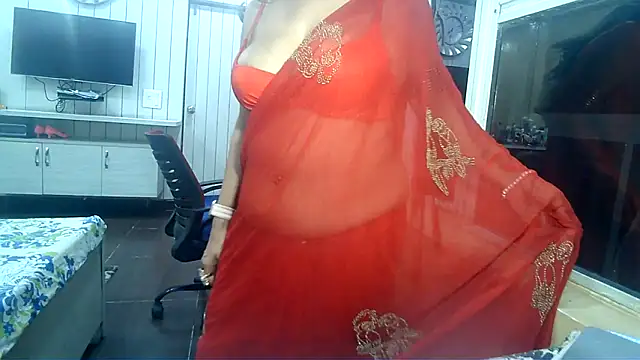 Snapshot of yourradhika chatting on 03/21/25, 11:01 yourradhika online show from 03/21/25, 11:01