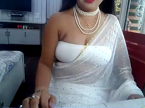 Snapshot of yourradhika chatting on 10/26/25, 08:20 yourradhika online show from 10/26/25, 08:20