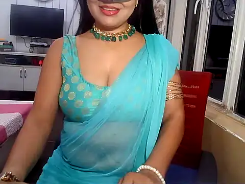 Snapshot of yourradhika chatting on 10/30/25, 05:46 yourradhika online show from 10/30/25, 05:46