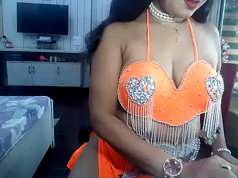 Snapshot of yourradhika chatting on 11/21/25, 07:07 yourradhika online show from 11/21/25, 07:07