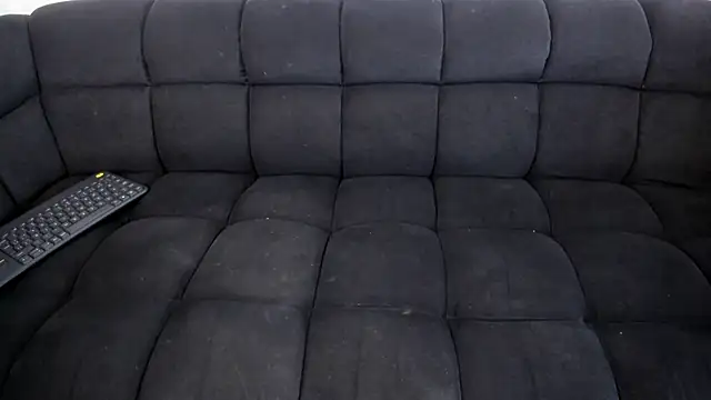 Snapshot of emilyhills_ chatting on 10/22/25, 07:57 emilyhills  online show from 10/22/25, 07:57