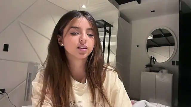 Snapshot of LunaSophia_ chatting on 03/08/25, 12:55 LunaSophia online show from 03/08/25, 12:55