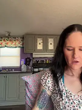 lolabunny9 online show from 02/03/25, 07:10