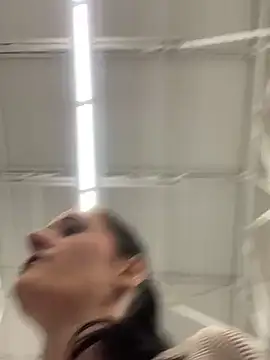 lolabunny9 online show from 02/11/25, 06:01