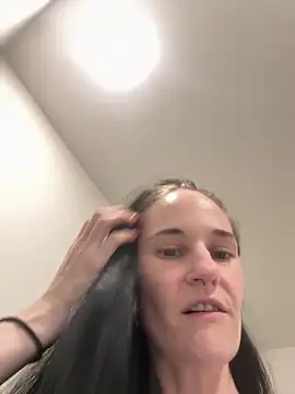 lolabunny9 online show from 10/23/25, 05:23