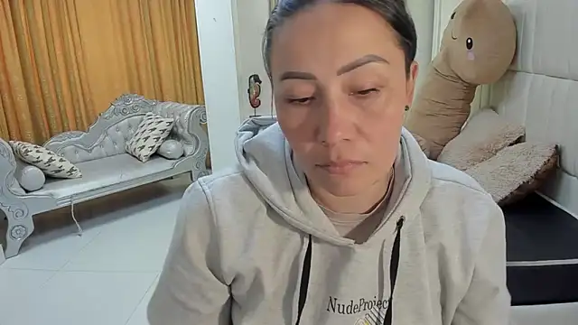 gaby trent online show from 02/18/26, 01:40