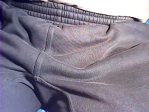 Snapshot of kalinixta chatting on 09/20/25, 01:45 kalinixta online show from 09/20/25, 01:45