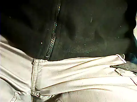 Snapshot of kalinixta chatting on 10/12/25, 07:35 kalinixta online show from 10/12/25, 07:35