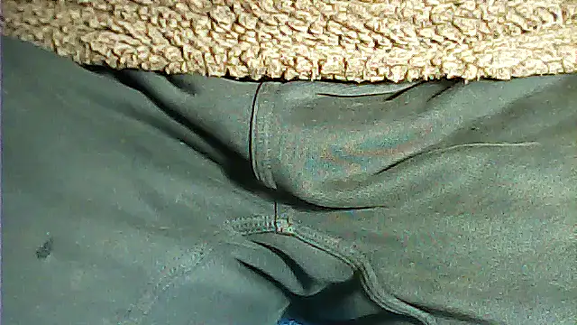 Snapshot of kalinixta chatting on 12/17/25, 04:13 kalinixta online show from 12/17/25, 04:13