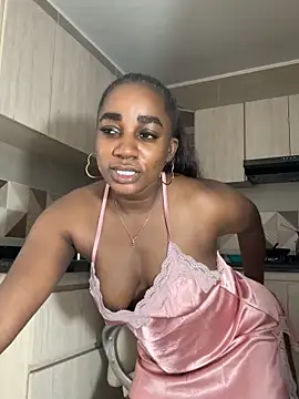 Snapshot of cristaaalclocks1 chatting on 03/13/25, 04:12 cristaaalclocks1 online show from 03/13/25, 04:12