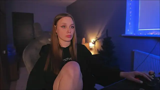 Snapshot of Rachel_Ro chatting on 12/15/24, 08:30 Rachel Ro online show from 12/15/24, 08:30