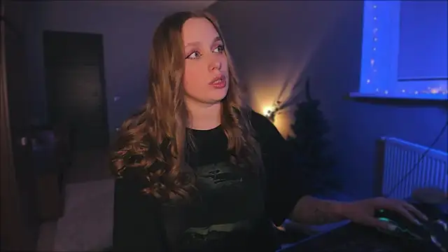 Snapshot of Rachel_Ro chatting on 12/15/24, 09:53 Rachel Ro online show from 12/15/24, 09:53