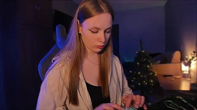 Snapshot of Rachel_Ro chatting on 12/27/24, 07:14 Rachel Ro online show from 12/27/24, 07:14