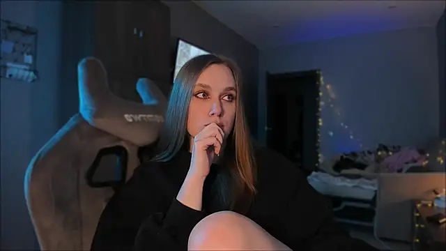 Snapshot of Rachel_Ro chatting on 01/21/25, 12:18 Rachel Ro online show from 01/21/25, 12:18