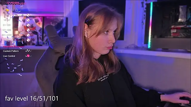 Snapshot of Rachel_Ro chatting on 10/07/25, 08:06 Rachel Ro online show from 10/07/25, 08:06