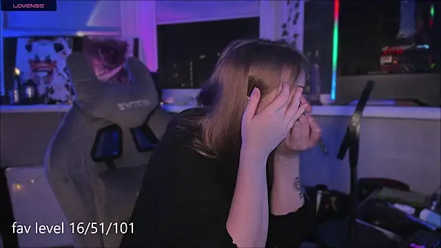 Snapshot of Rachel_Ro chatting on 10/25/25, 03:51 Rachel Ro online show from 10/25/25, 03:51