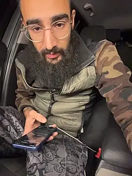 Snapshot of Av0caT chatting on 12/20/25, 12:40 Av0caT online show from 12/20/25, 12:40