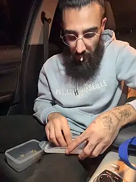 Snapshot of Av0caT chatting on 12/21/25, 06:59 Av0caT online show from 12/21/25, 06:59