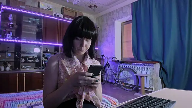 Snapshot of pa1e_pr1ncess chatting on 06/14/26, 07:54 pa1e pr1ncess online show from 06/14/26, 07:54