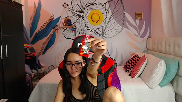 LinzyBaner online show from 02/06/25, 11:37